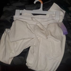 Medium 8-10 Pants Combo.  Stars above white sleep & Wild Fable fleece camo pant